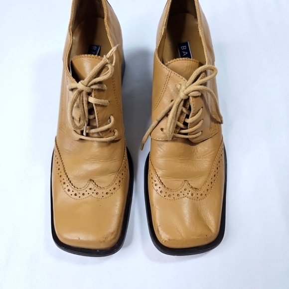 Bakers Vintage Tan Leather Oxfords/Loafers Size 8 Chunky Block Heels - Picture 2 of 7